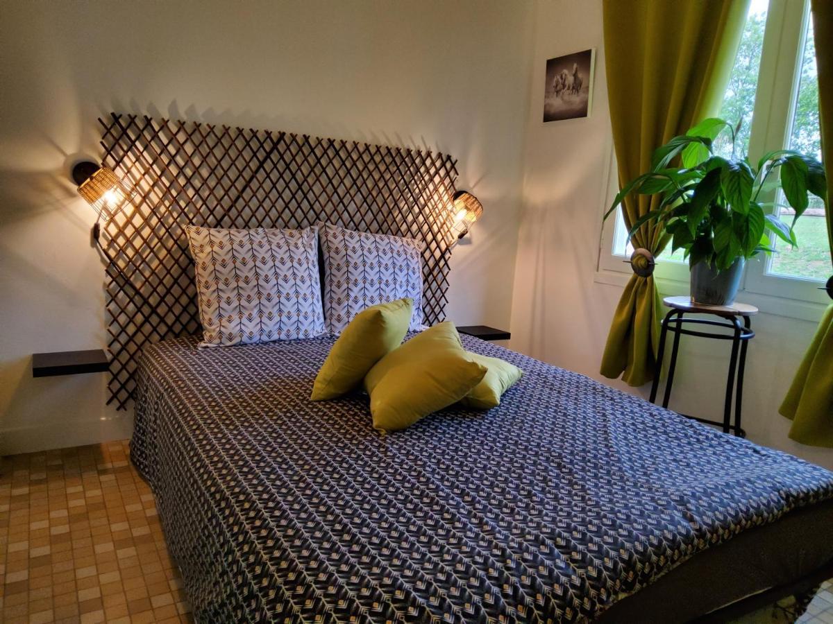 Chez Jollyjune, A Moins D'Une Heure Du Mont Saint Michel Champeaux Εξωτερικό φωτογραφία