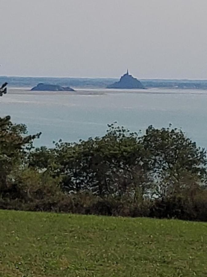 Chez Jollyjune, A Moins D'Une Heure Du Mont Saint Michel Champeaux Εξωτερικό φωτογραφία